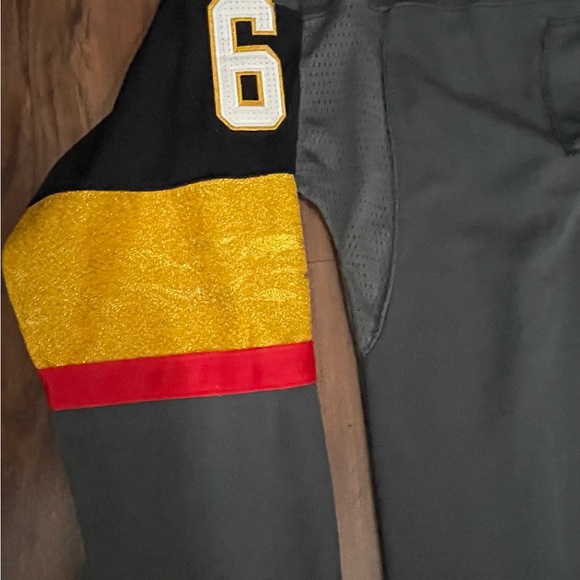 Vegas Golden Knights Mark Stone Jersey Sz Large #61 Climalite Captain - Picture 8 of 9